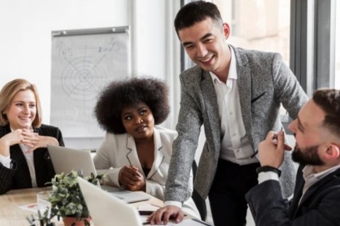 Mercado de trabalho | Oportunidade profissional | Profissional defende mais oportunidades e menos barreiras por idade no mercado de trabalho