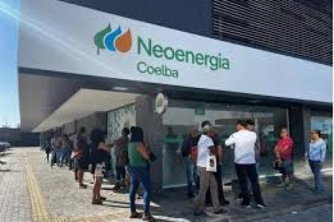 Bahia | Coelba | Governador Jerônimo Rodrigues critica falhas recorrentes da Neoenergia Coelba durante visita a Feira de Santana