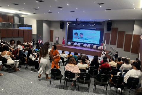 Educação | Qualidade do ensino na primeira infância  | Qualidade do ensino na primeira infância | Feira de Santana recebe projeto-piloto nacional para fortalecer a educação infantil