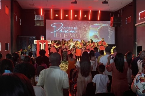 Fé | Páscoa | Fé e reflexão marcam celebração de Domingo de Páscoa em igreja evangélica de Feira de Santana