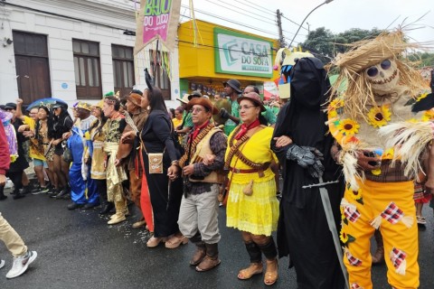 Cultura | Bando Anunciador | Bando Anunciador leva multidão às ruas de Feira de Santana em manhã de festa e tradição