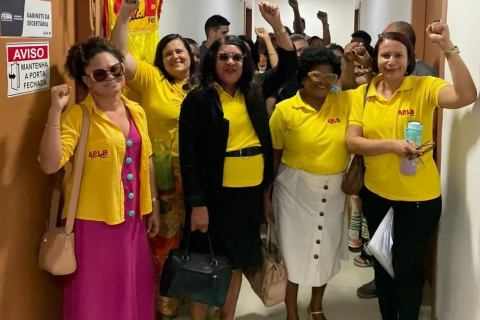 Feira de Santana | APLB | Professores seguem sem receber salários cortados na pandemia após fracasso em audiência de conciliação