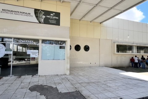Restaurante Popular | Atraso salarial | Funcionários do Restaurante Popular paralisam atividades e denunciam atrasos salariais