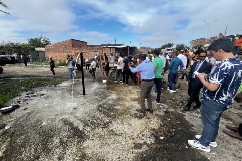 Feira de Santana / Revitalização / Prefeito de Feira de Santana assina ordem de serviço para revitalização da Bica no Conjunto Cordeirópolis (Mangabeira)