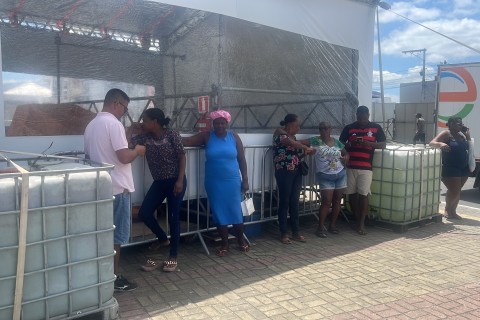 Natal Encantado | Ambulantes | Ambulantes protestam contra exclusão no Natal Encantado em Feira de Santana