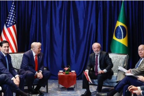 Comércio internacional | Relações Diplomáticas |  Brasil e EUA iniciam negociação para suspensão de tarifas após reunião entre Lula e Trump