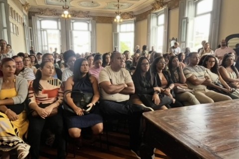 Educação | Professores | Prefeitura empossa 144 professores e 22 cuidadores para reforçar rede municipal de ensino