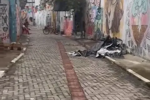 Feira de Santana/ Bahia “Não recomendo a ninguém”, diz garota de programa que atua no Beco da Energia sobre a profissão