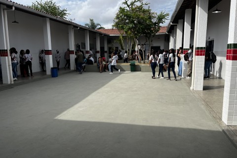 Educação | Infraestrutura | Prefeitura transfere Escola Coriolano de Carvalho para novo prédio e anuncia reconstrução da antiga sede no bairro Sobradinho