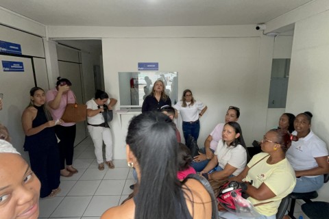 Empreendedorismo | Regularização | Prefeitura regulariza vendedores de doces da Fraga Maia após reunião com empreendedores