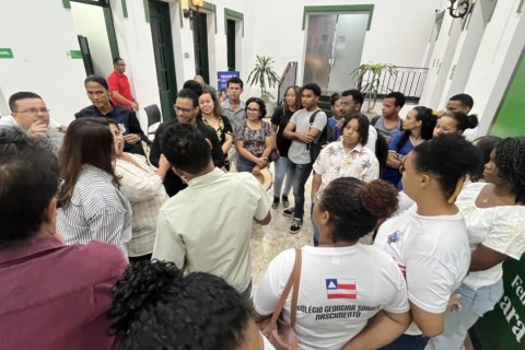 Educação | Escola pública | Professores e estudantes cobram nova estrutura para o Colégio Georgina durante visita de Jerônimo à Câmara de Feira