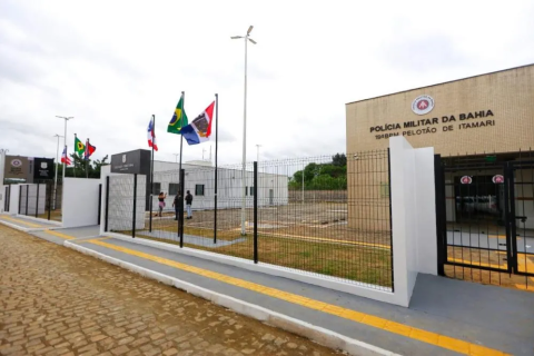Bahia / Governador Jerônimo/ Governador Jerônimo autoriza construção de escola em tempo integral e entrega unidade de segurança em Itamari