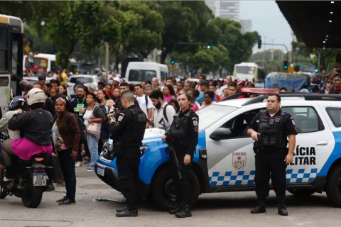 Mega Operação | Direitos Humanos | Organizações de direitos humanos repudiam megaoperação no Rio de Janeiro
