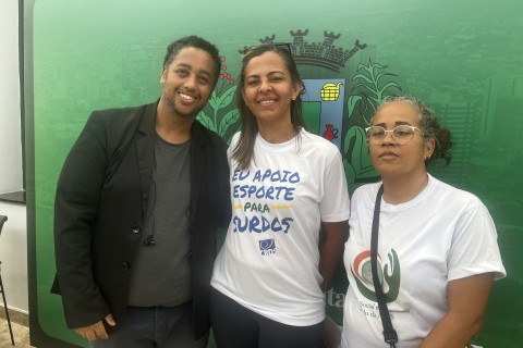 Acessibilidade | Surdos | Surdos pedem apoio para evento em Feira de Santana