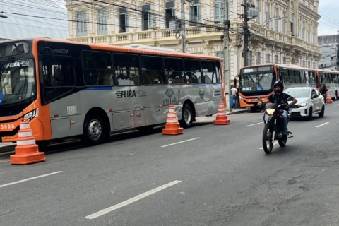 Mobilidade urbana | Novos ônibus | Prefeitura de Feira de Santana apresenta seis novos ônibus com ar-condicionado e anuncia transporte gratuito para os festejos juninos
