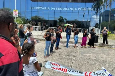 Bahia / Secretário de Justiça comenta operação em fábrica clandestina de fogos em SAJ