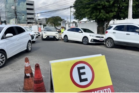 Zona Azul | Mobilidade Urbana | Zona Azul divide opiniões entre comerciantes, motoristas e flanelinhas em Feira de Santana