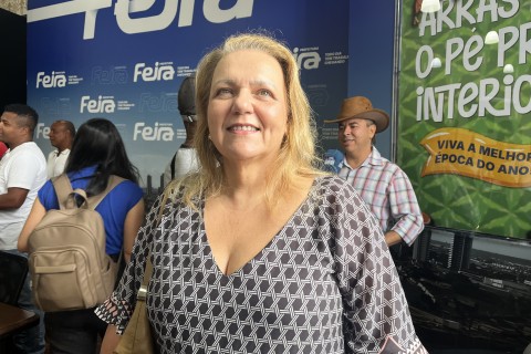São João / Economia / Durante o anúncio oficial da grade de atrações do São João de Feira de Santana, a secretária municipal de Desenvolvimento Econômico, Márcia Cristina, destacou a importância dos festejos para o fortalecimento da economia local e o fomento ao turismo no município. Segundo ela, o período junino movimenta diversos setores da cidad