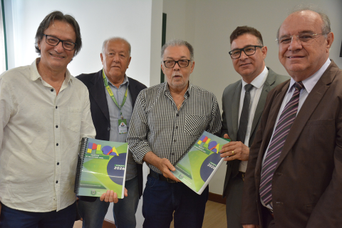 Câmera Municipal | Orçamento | Projeto de Lei Orçamentária Anual de 2026 é entregue à Câmara de Vereadores de Feira de Santana