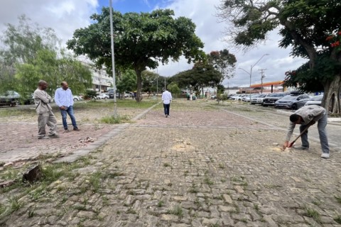 Jose Ronaldo | Praça do Fórum | Prefeitura inicia reforma da Praça do Fórum e anuncia sequência de obras em outros espaços públicos