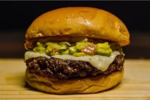 Saúde | Doenças cardiovasculares | Colesterol alto pode aumentar risco de infarto e AVC, alerta cardiologista