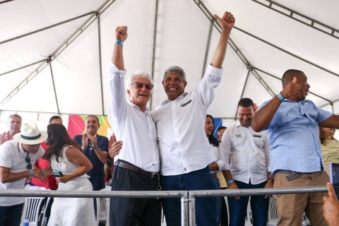 Bahia | Cidade Araçás | Prefeito de Araçás anuncia apoio à reeleição do governador Jerônimo Rodrigues