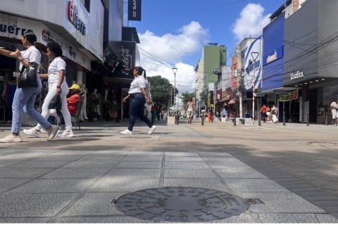 Endividamento familiar | Inadimplência | Endividamento recorde pressiona famílias e já impacta o comércio em Feira de Santana