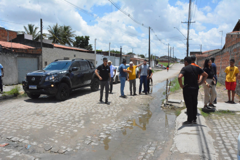 Feira de Santana | Alagamentos | Moradores da Rua da Conceição sugerem alternativas para resolver problema de alagamentos