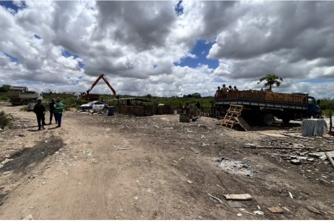 Feira de Santana | Lagoa Salgada | Moradores pedem prazo e espaço para armazenar materiais durante revitalização da Lagoa Salgada, em Feira de Santana