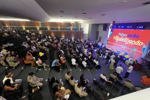 Educação | Alfabetização e Mobilização | Feira lança pacto pela alfabetização com união entre poder público e sociedade