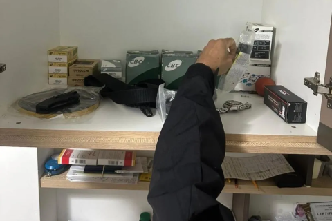 Polícia / arma de foco / PF deflagra operação contra CAC suspeito de vender fuzil a facção criminosa na Bahia