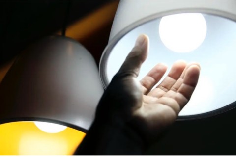 Bandeira tarifária | Energia elétrica | Conta de luz terá redução em outubro com queda da bandeira tarifária