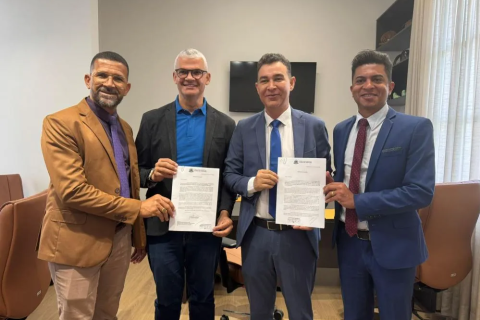 Feira de Santana / Gratificações / Feira de Santana atualiza legislação e valoriza gestão escolar com novas regras para gratificações e escolha de diretores